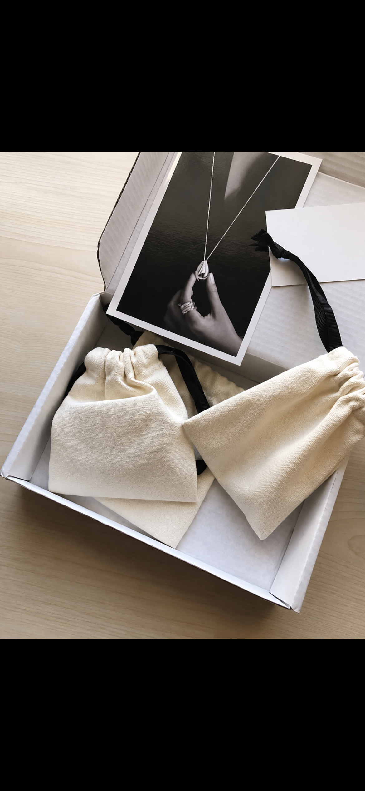 Pochette bijoux en tissu