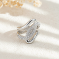 Bague nœud argentée avec zircons